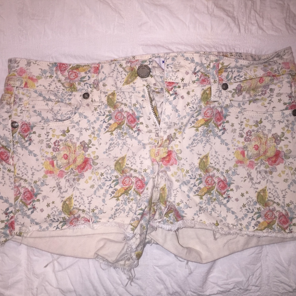 Size 28 Paige Floral Denim Short